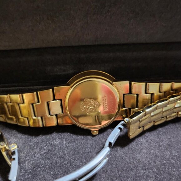 Vintage Gucci 18K Gold Plated Watch – 3300.2.M Series – 34mm Swiss Quartz Unisex
